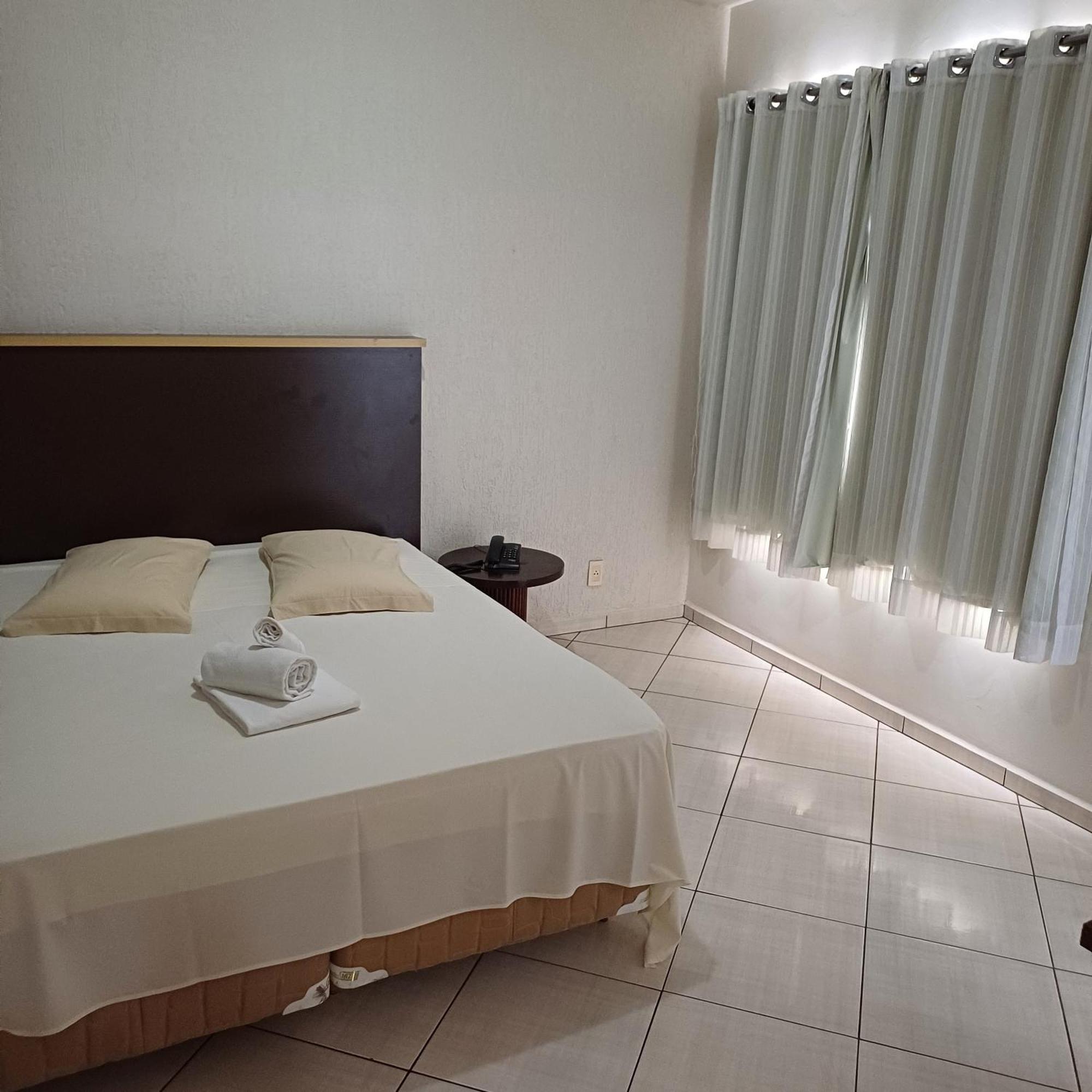 Hotel Maestro Express Toledo Toledo  Buitenkant foto